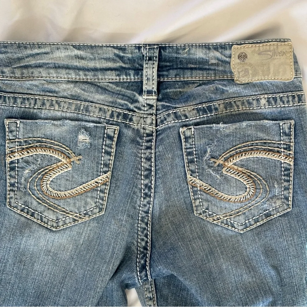 Silver Suki Washed Blue Straight Jeans with Knee Distress Fringe Hem Women’s 29 - Picture 10 of 10